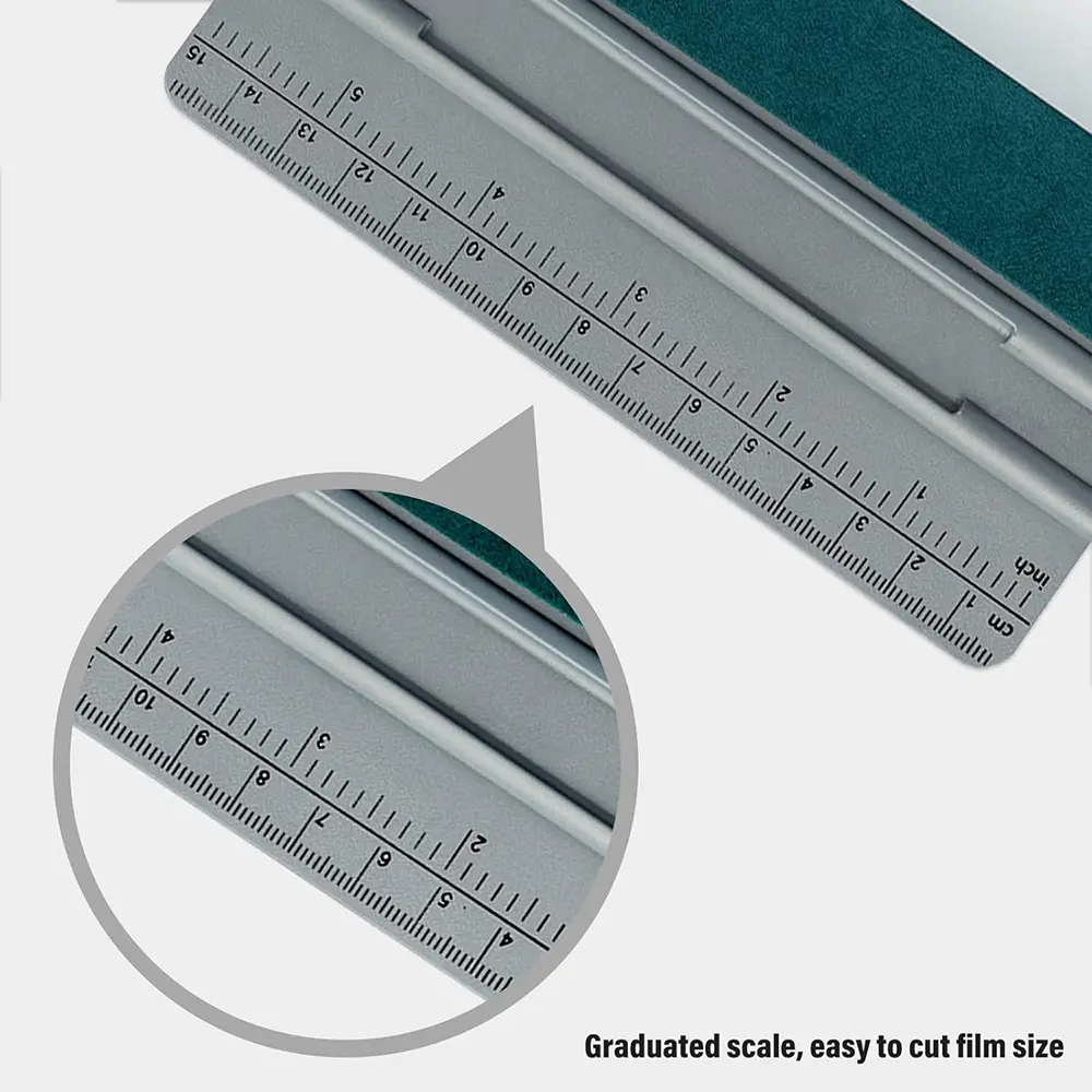 Felt edge squeegee for car window tint